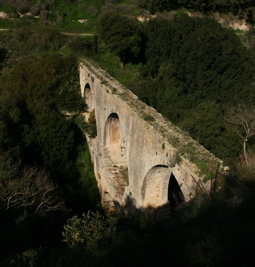Venetian Aqueduct Hiking Tour near Heraklion