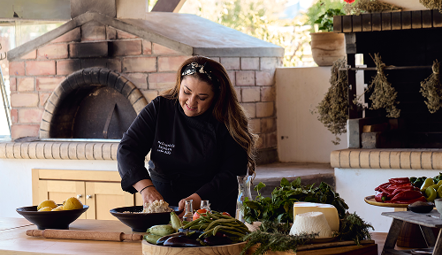 Taste Crete Through Nektaria's Eyes 